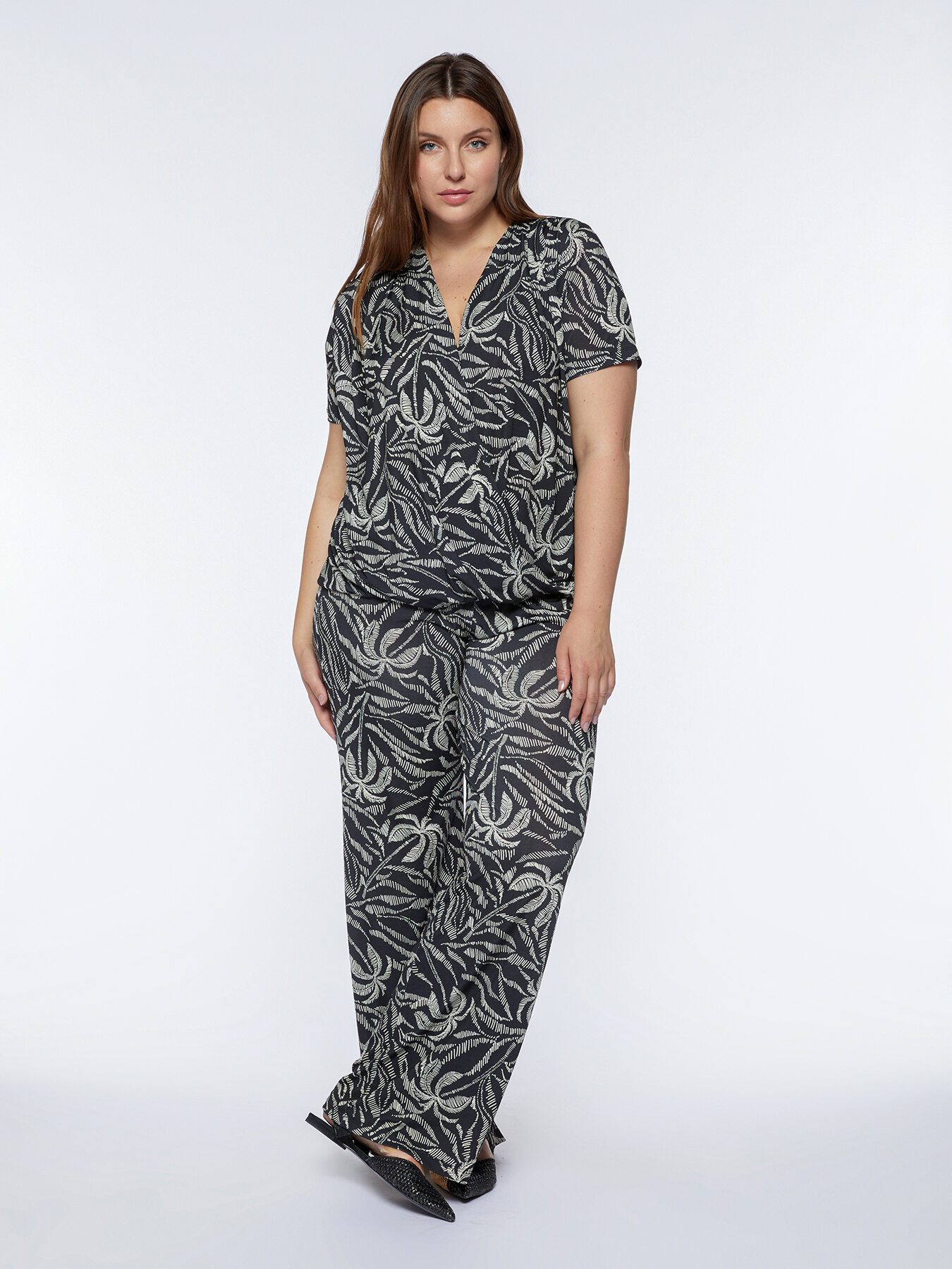 T-shirt stampata con incrocio image number 2