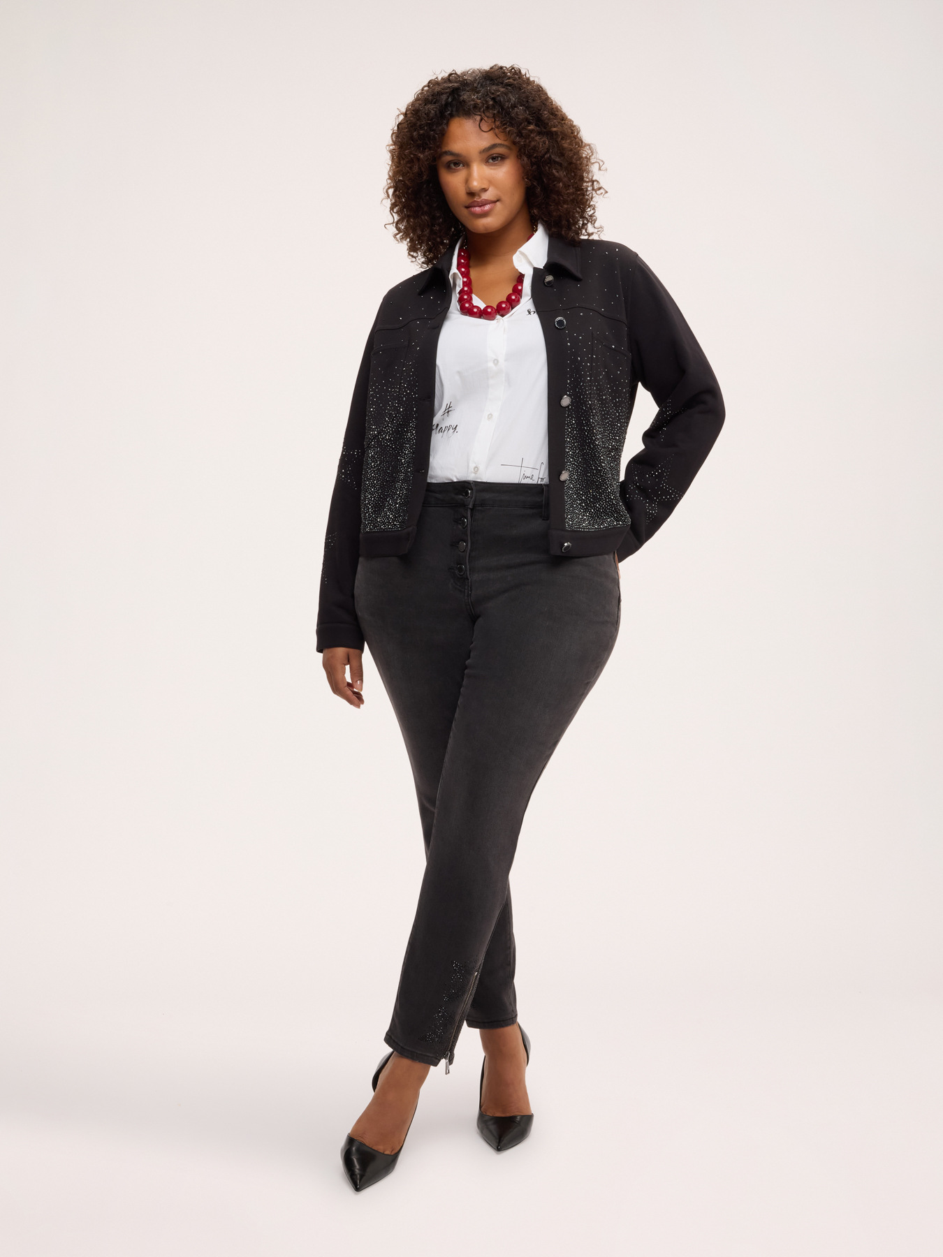 Cropped jeans with rhinestone appliqu&eacute;s image number 2