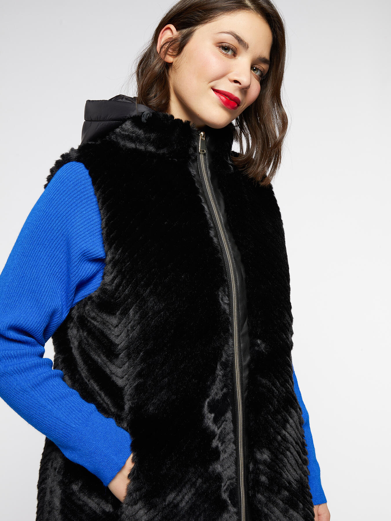 Gilet teddy con zip image number 2