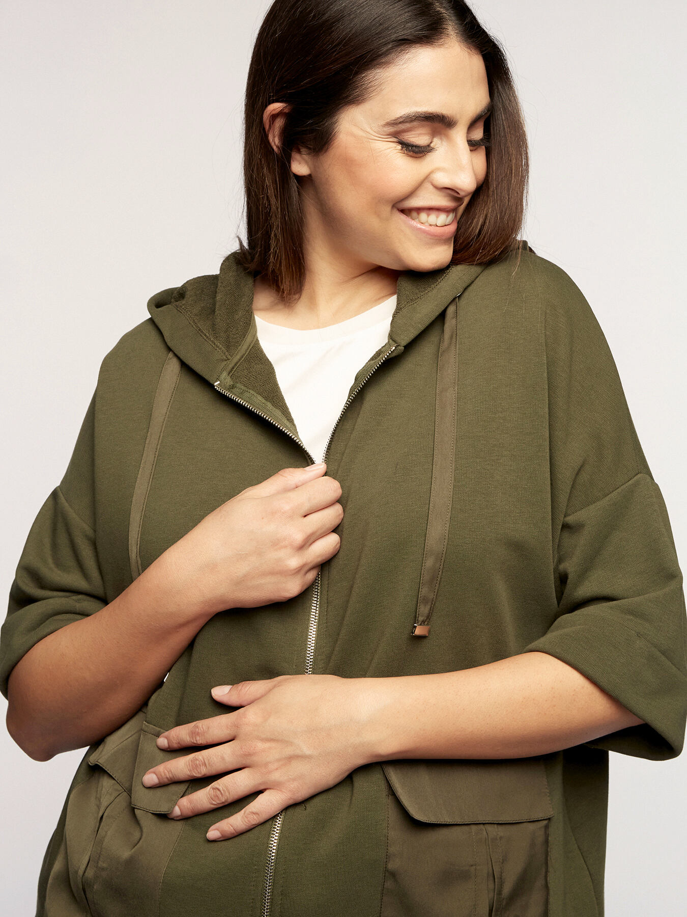 Felpa con tasche in raso image number 2