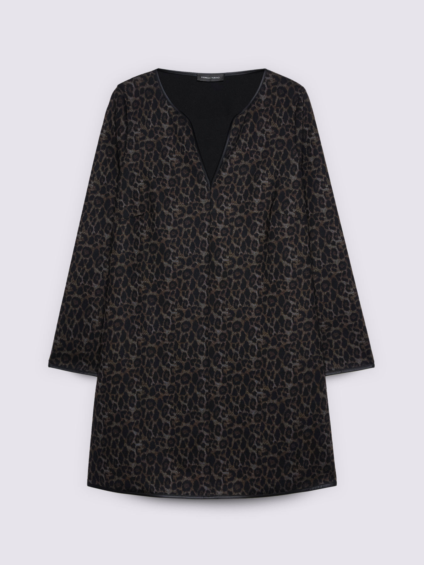 Vestido regular con estampado y escote en V image number 4