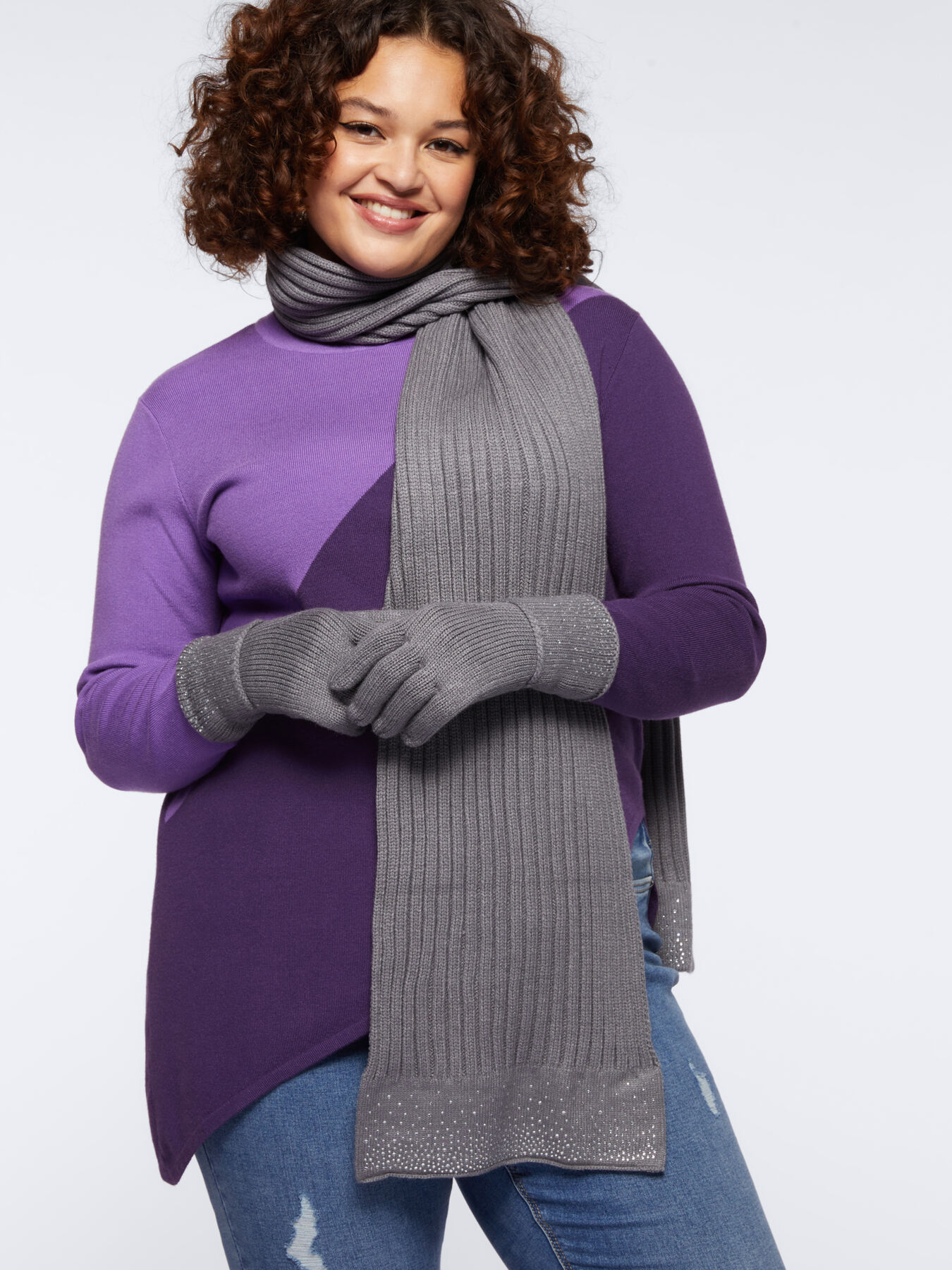 Ensemble &eacute;charpe et gants avec appliqu&eacute;s image number 4