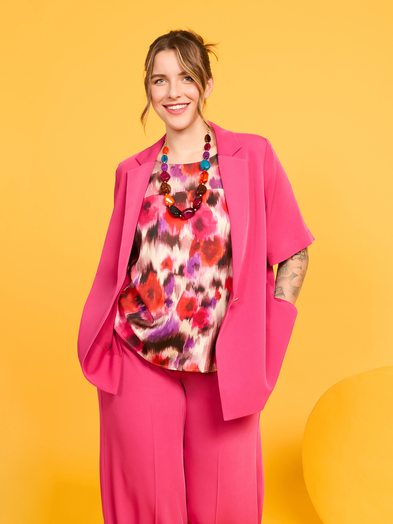 Fluid blazer with jewel button image number 3