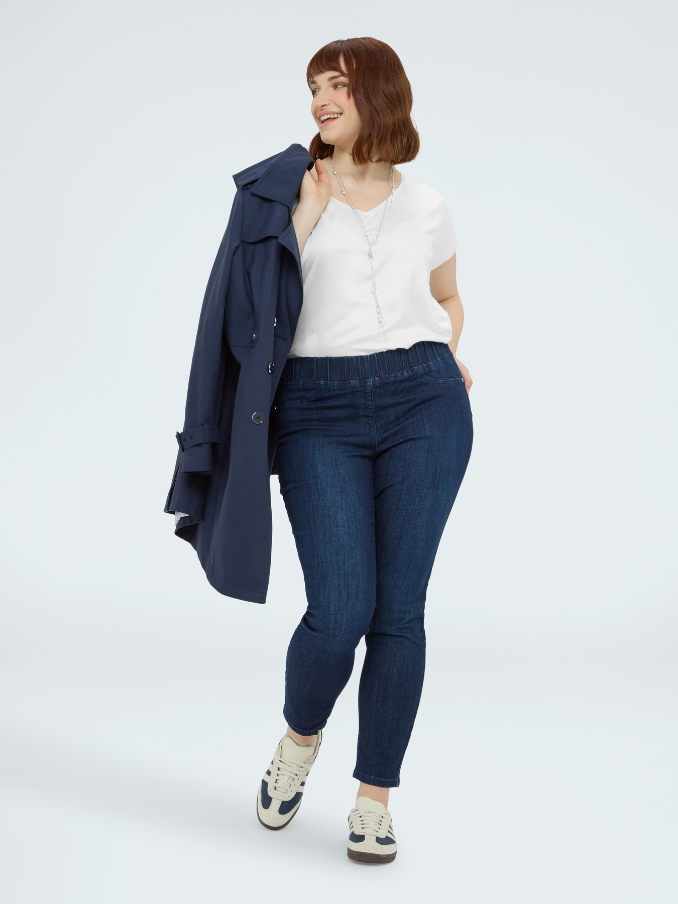 T-shirt bimaterica con scollo a V image number 3