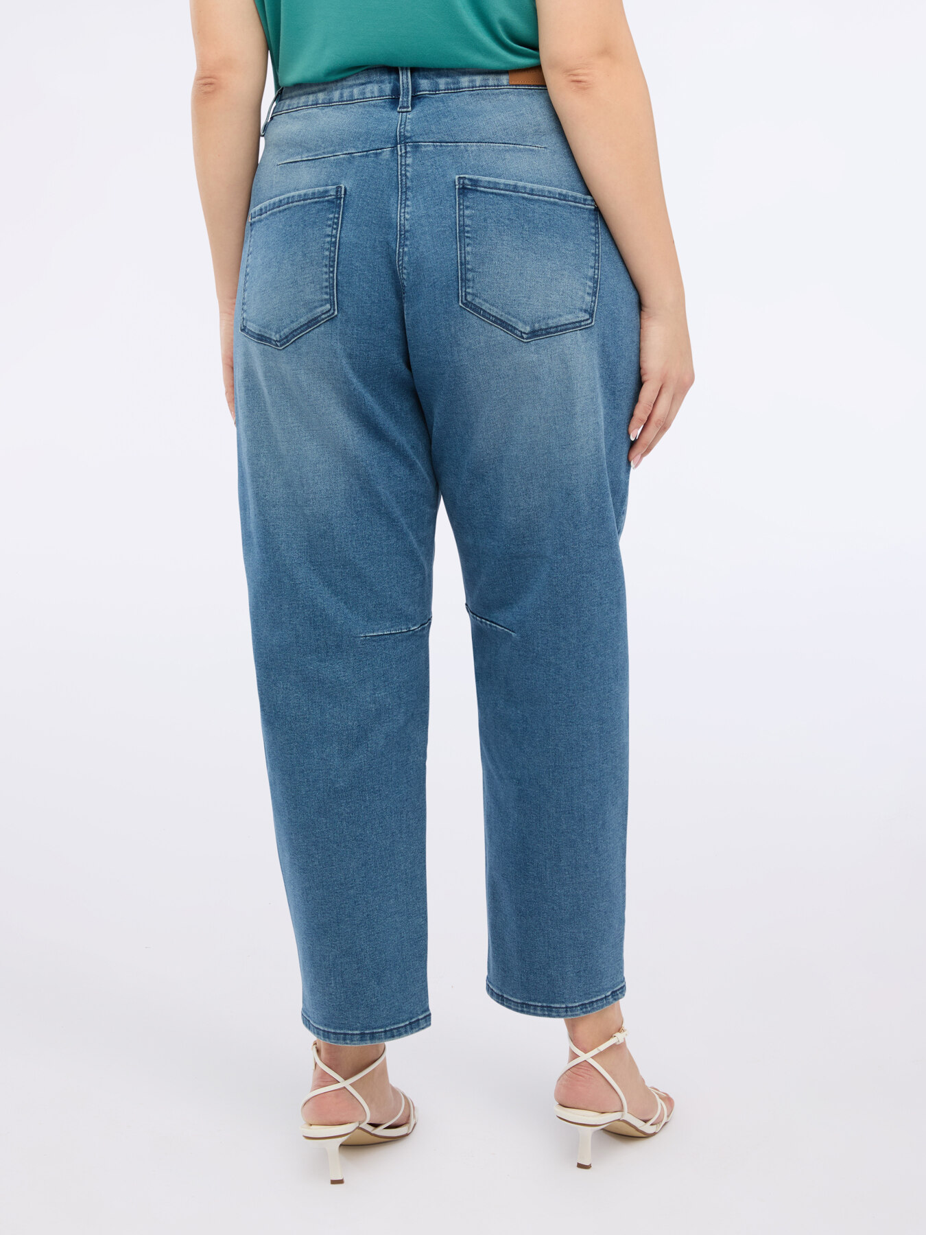 Jean Moon Fit image number 1