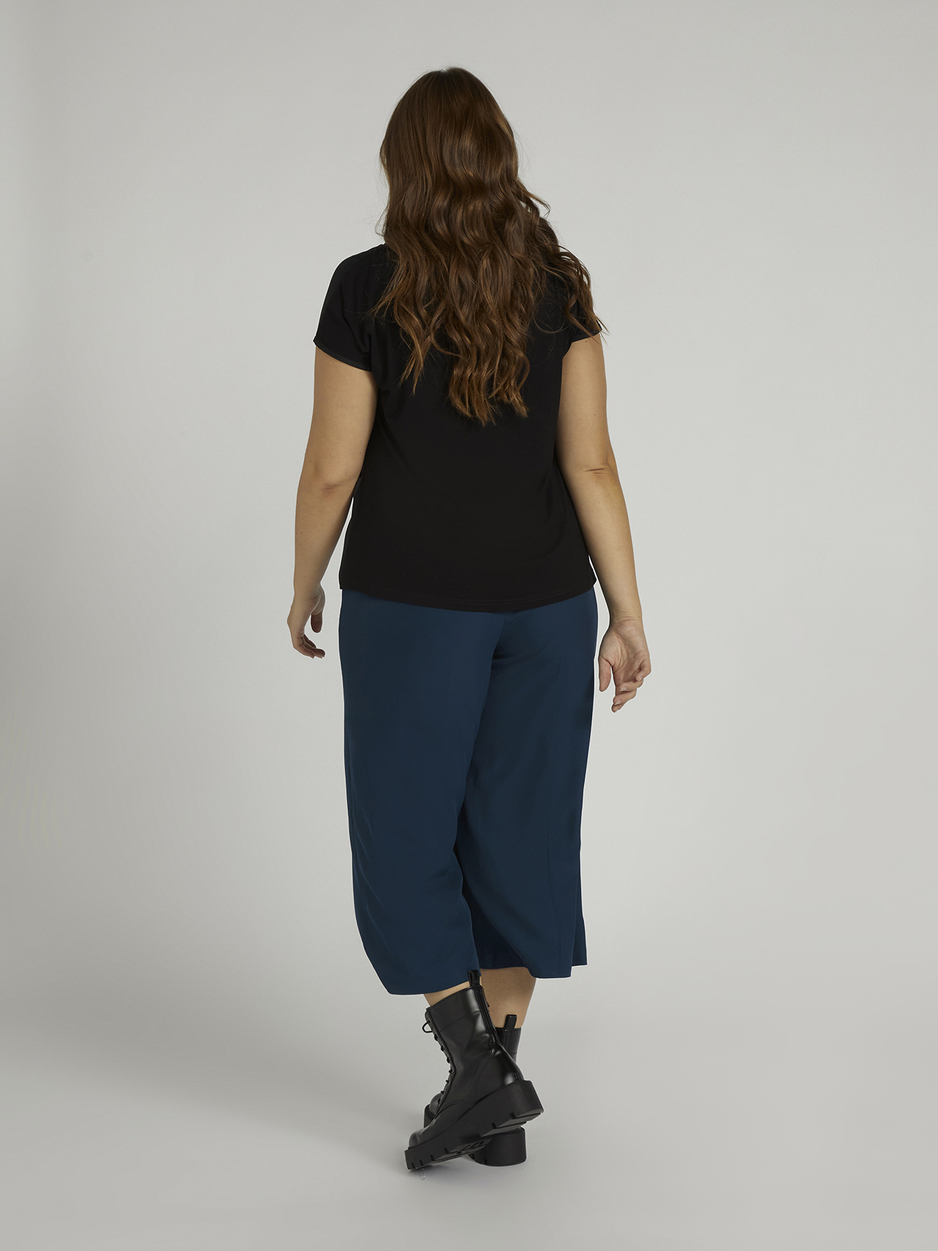 Pantaloni cropped image number 1