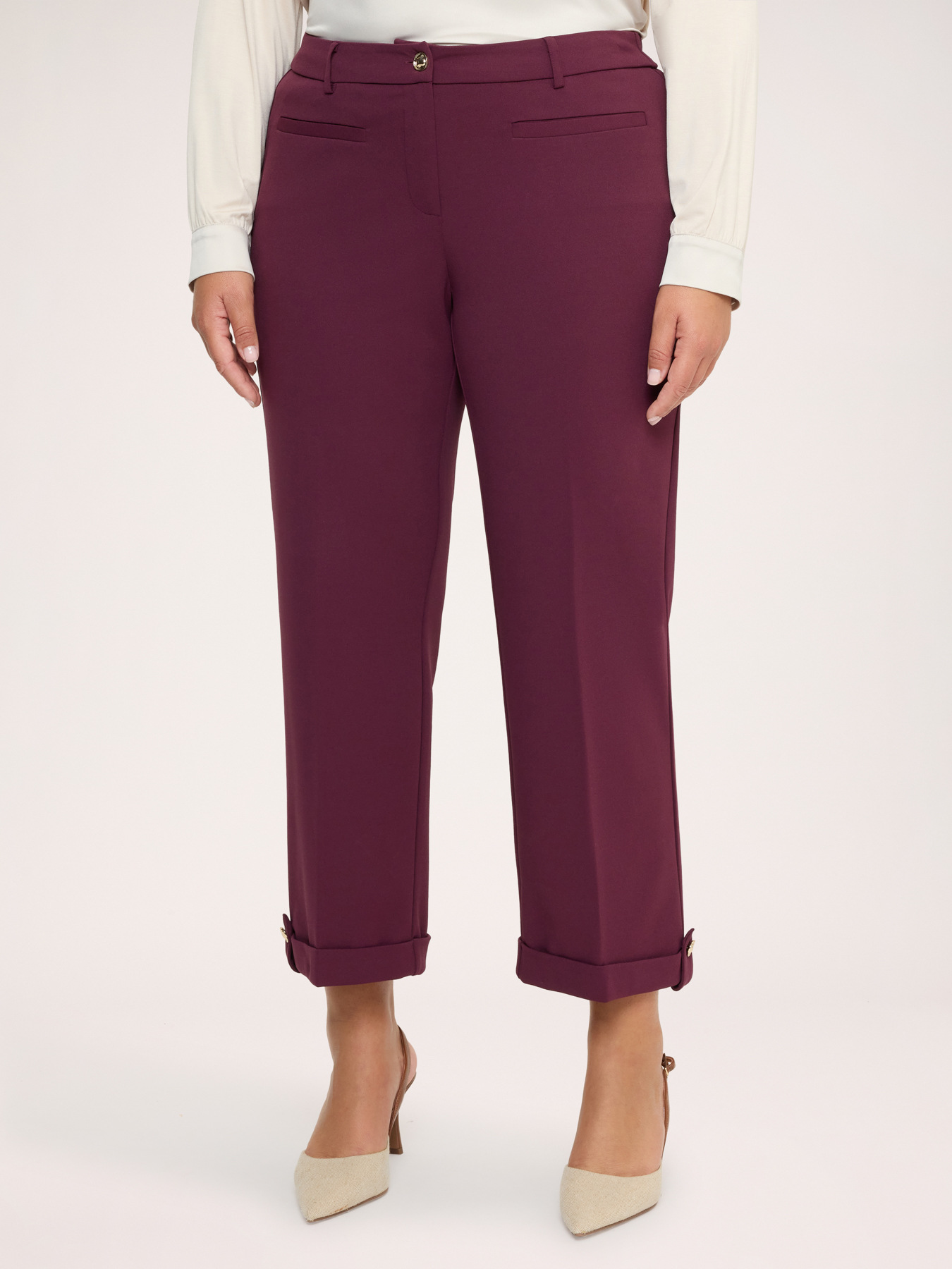 Pantaloni cropped con risvolto e bottone image number 0
