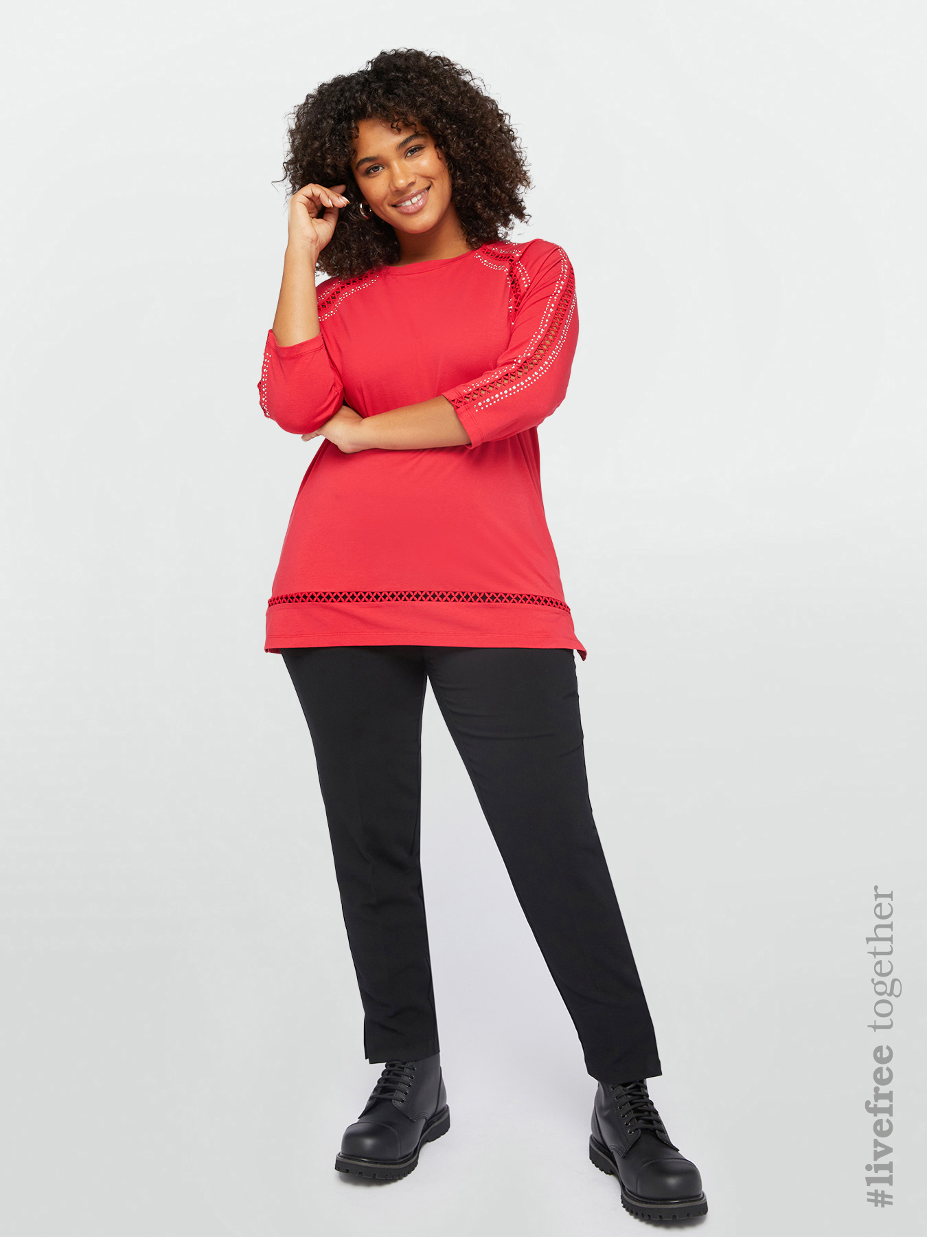 T-Shirt mit Nieten und Netzbord&uuml;ren image number 0