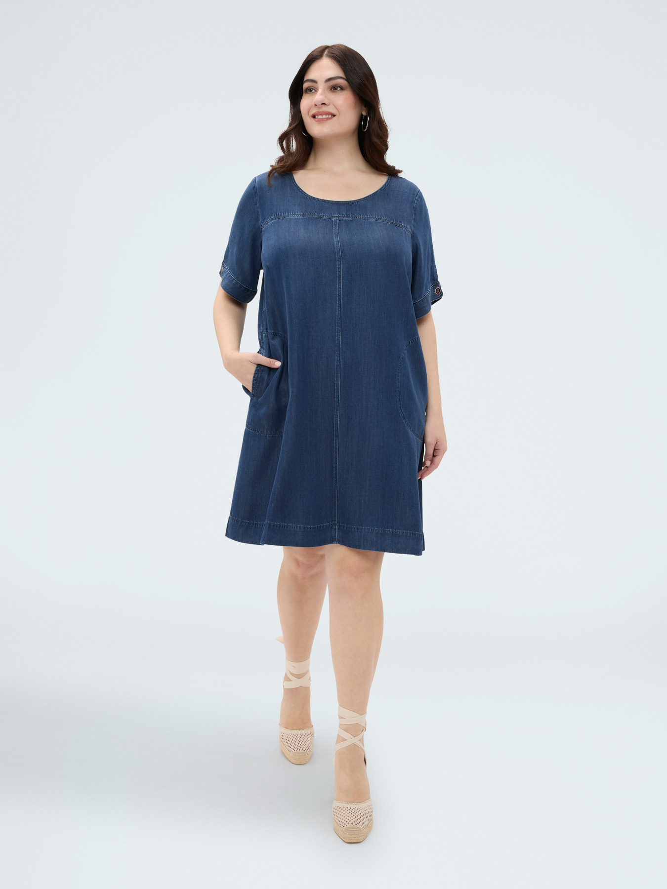 Short dress in Tencel&trade; denim image number 0