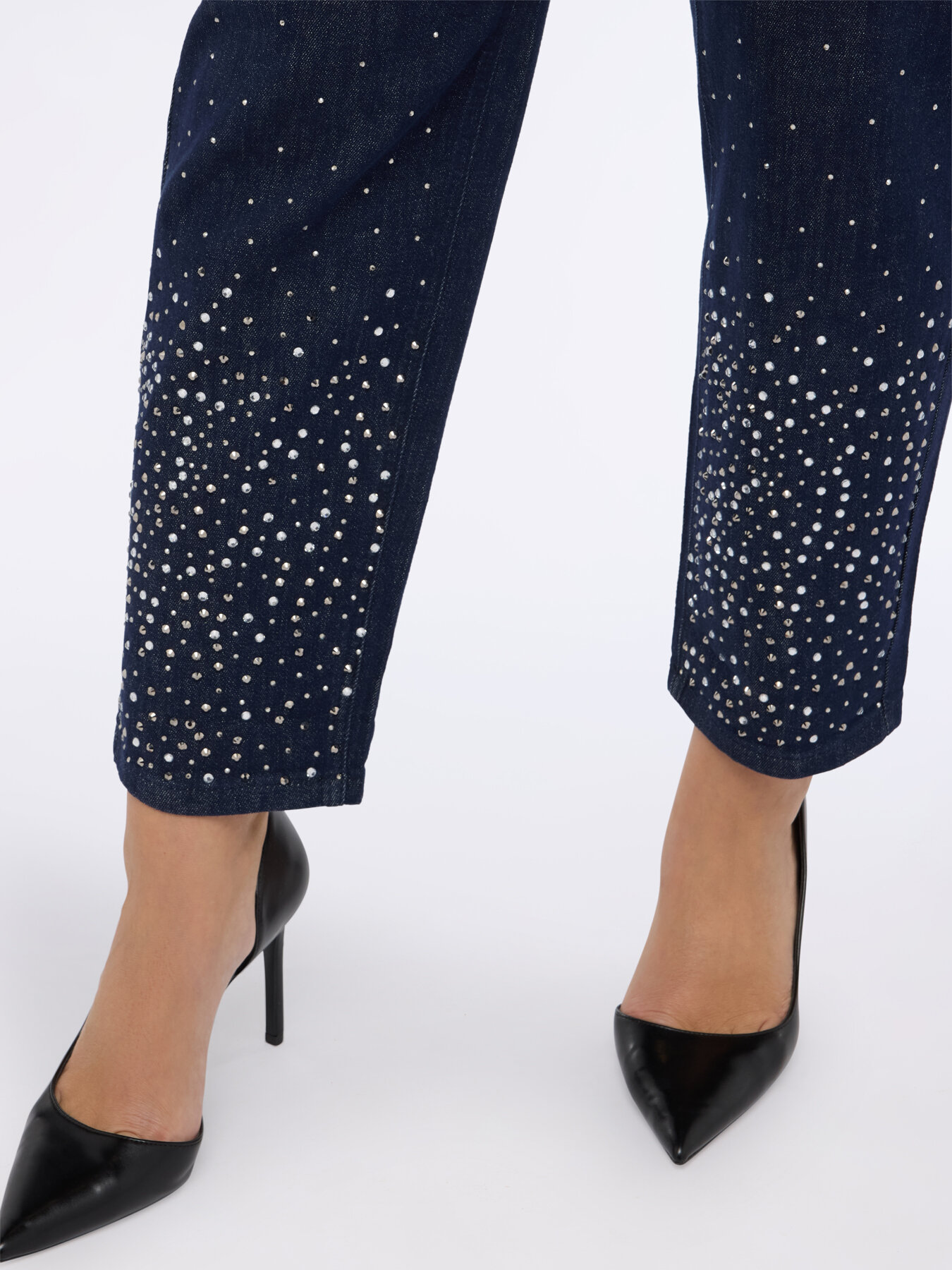 Balloon Jeans with luminous applications image number 2