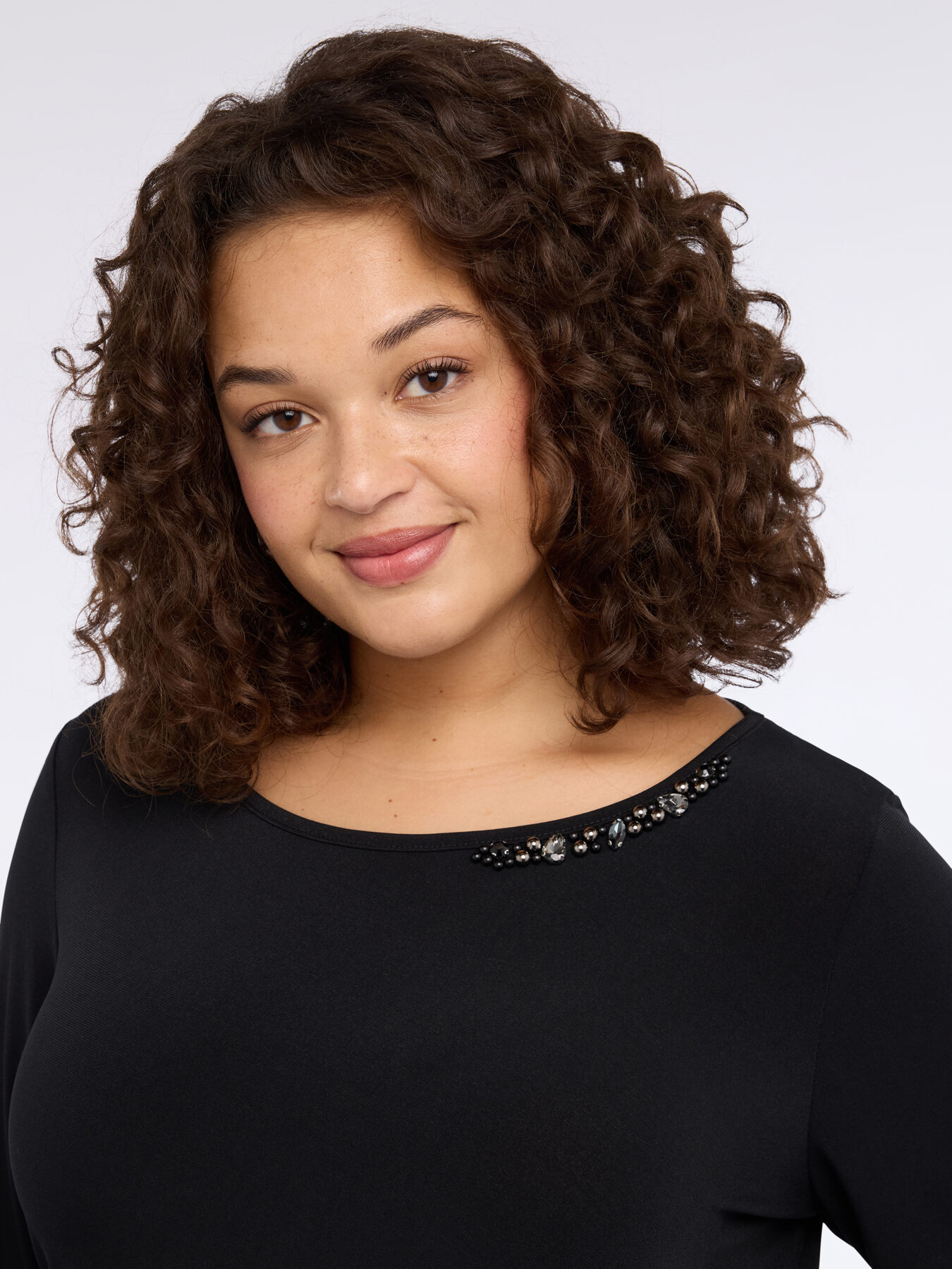 T-Shirt mit Drapierung und Nieten image number 2