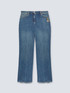 Jean jambe large avec broche image number 3