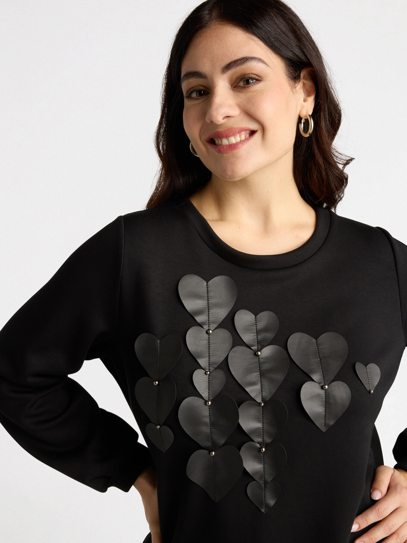 Sweatshirt mit Herz-Applikationen image number 0