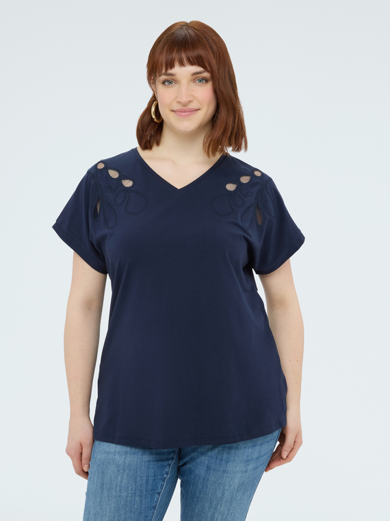 Cotton t-shirt with embroidery and cut out
