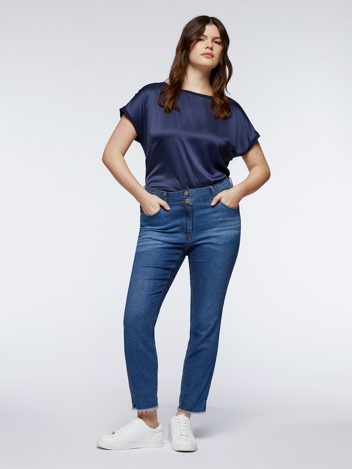 Jeans skinny con scritta ricamata image number 0