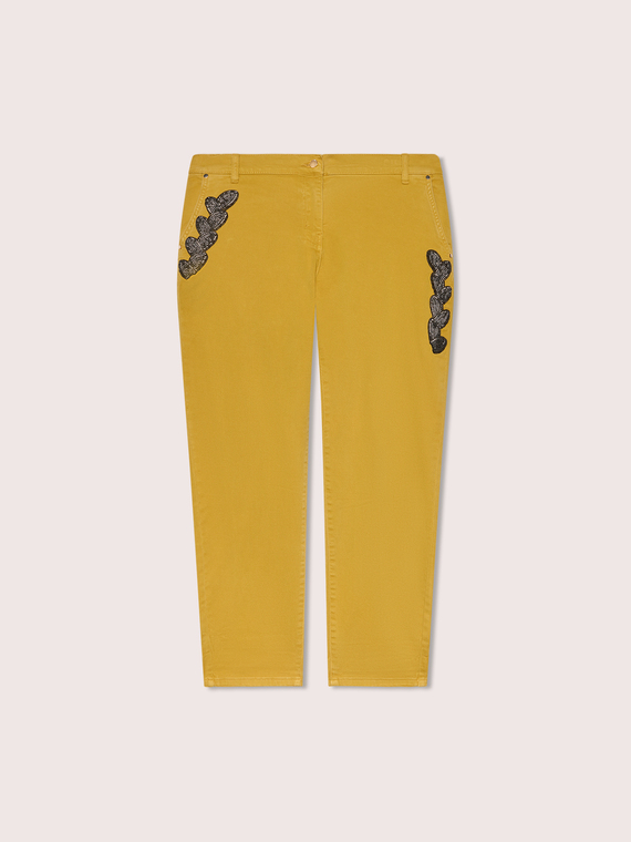Chinohose mit Applikationen