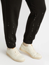 Mit Strasssteinen bestickte Joggers image number 4