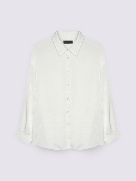 Soft and comfortable satin shirt