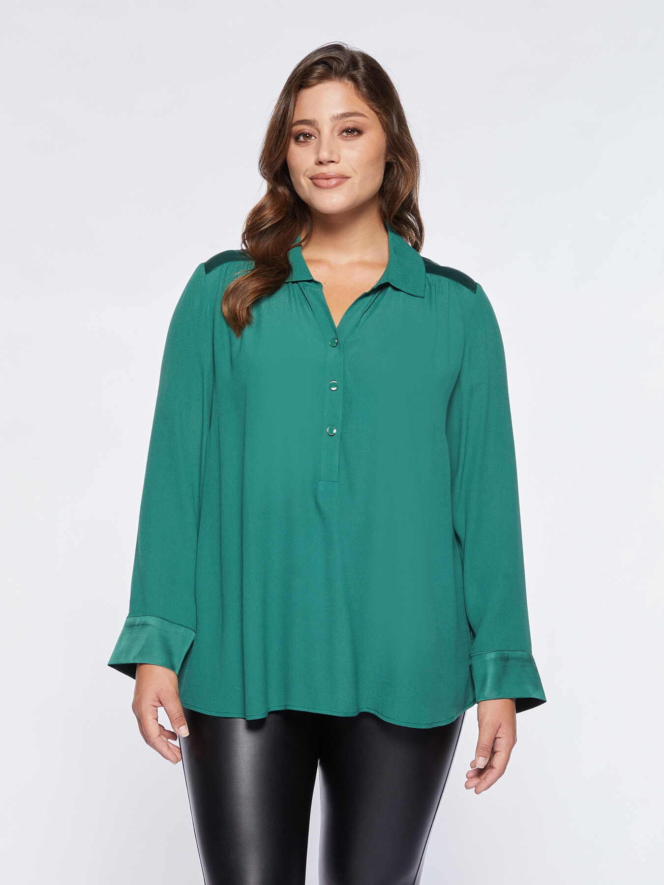ECOVERO™ viscose blouse with buttons image number 0