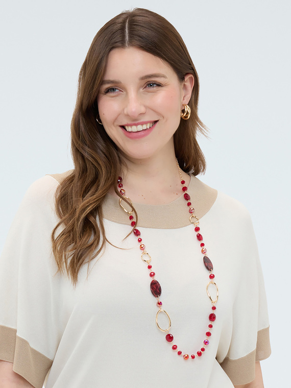 Long necklace with beads and rings