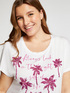 Camiseta con bordado de palmeras image number 3