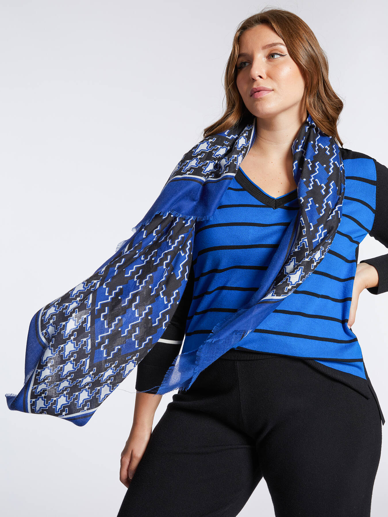 Bufanda con estampado pata de gallo image number 0