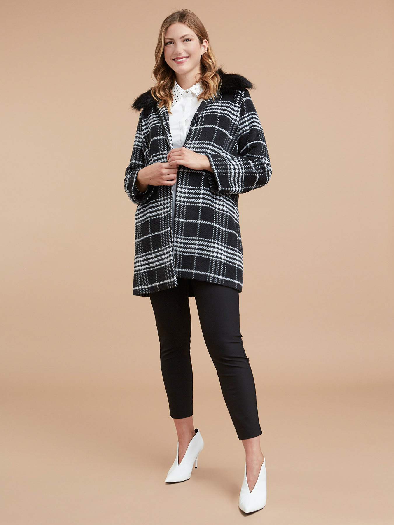 Abrigo estampado image number 0