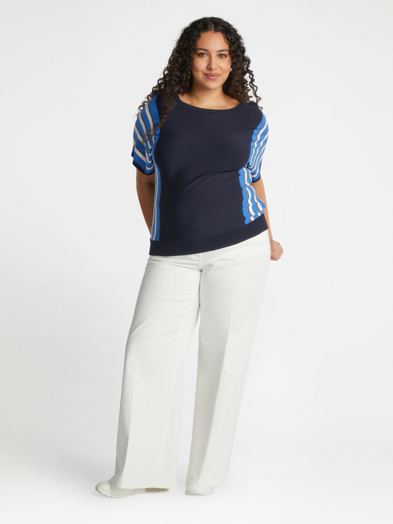 Sweater with short striped sleeves image number 0