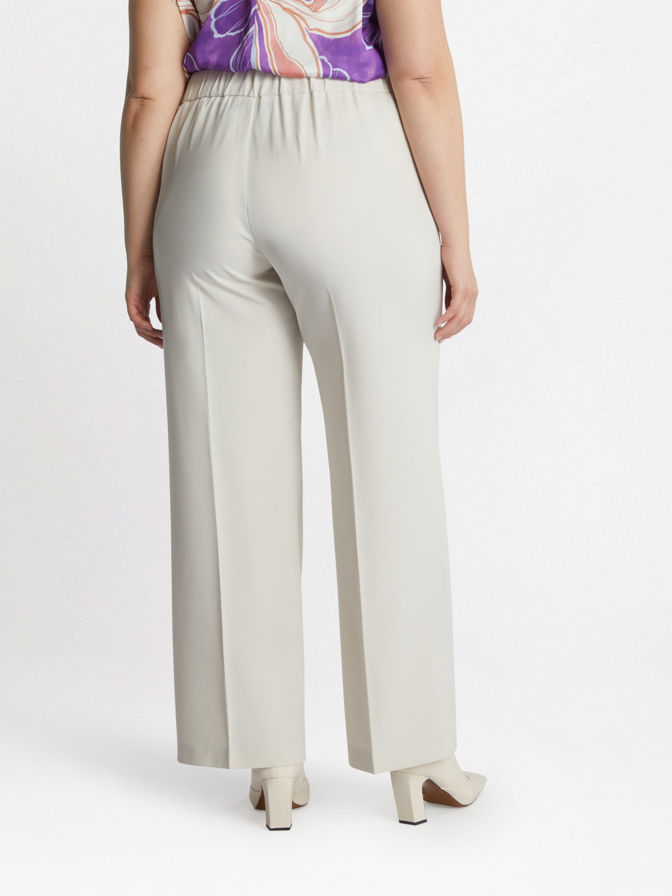 Pantal&oacute;n recto con fibras de TENCEL&trade; image number 1