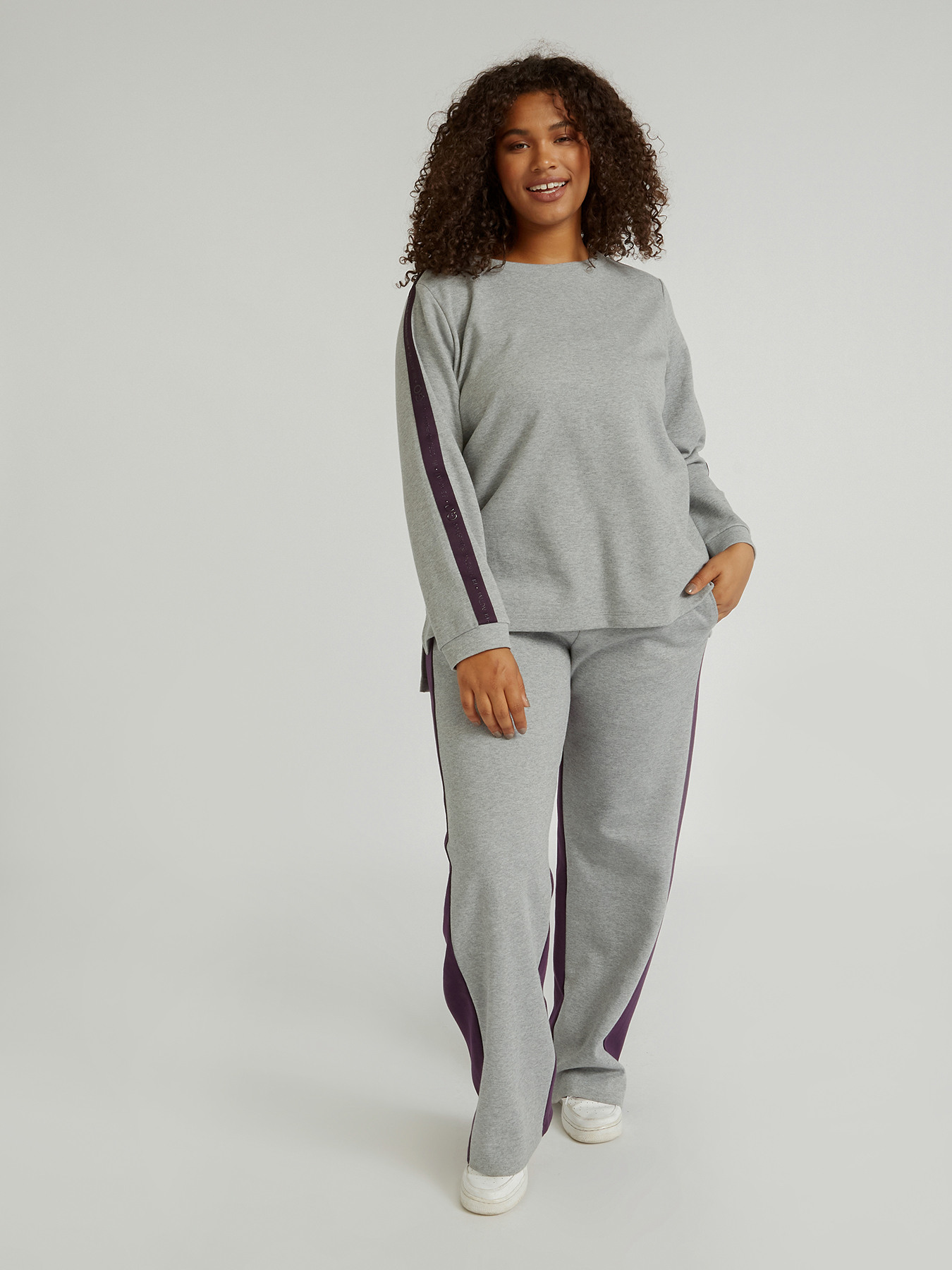 Pantaloni in felpa bicolor image number 0