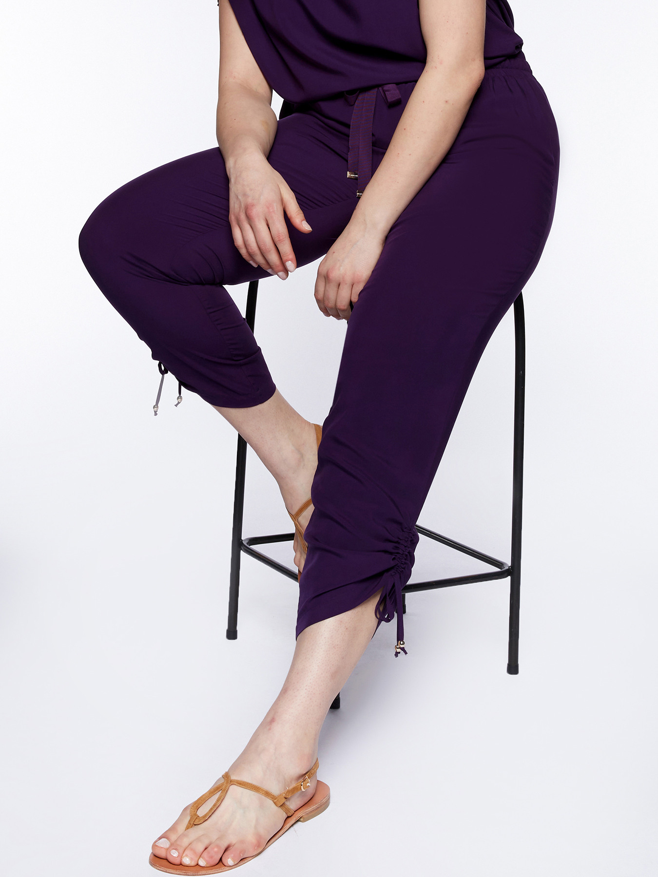 Relaxed fit viscose trousers image number 3