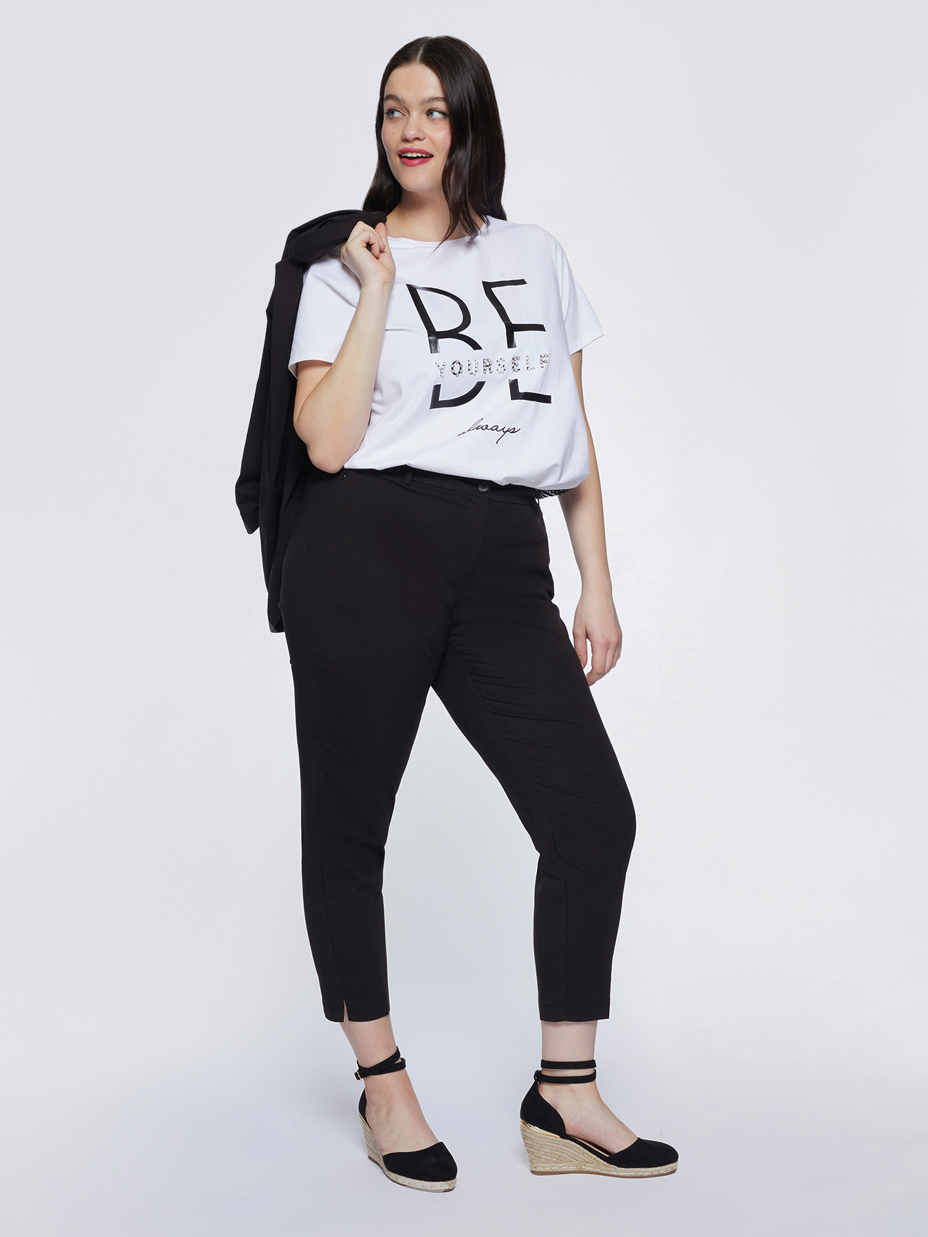 T-Shirt mit Schriftzug und Einsatz am R&uuml;cken image number 0