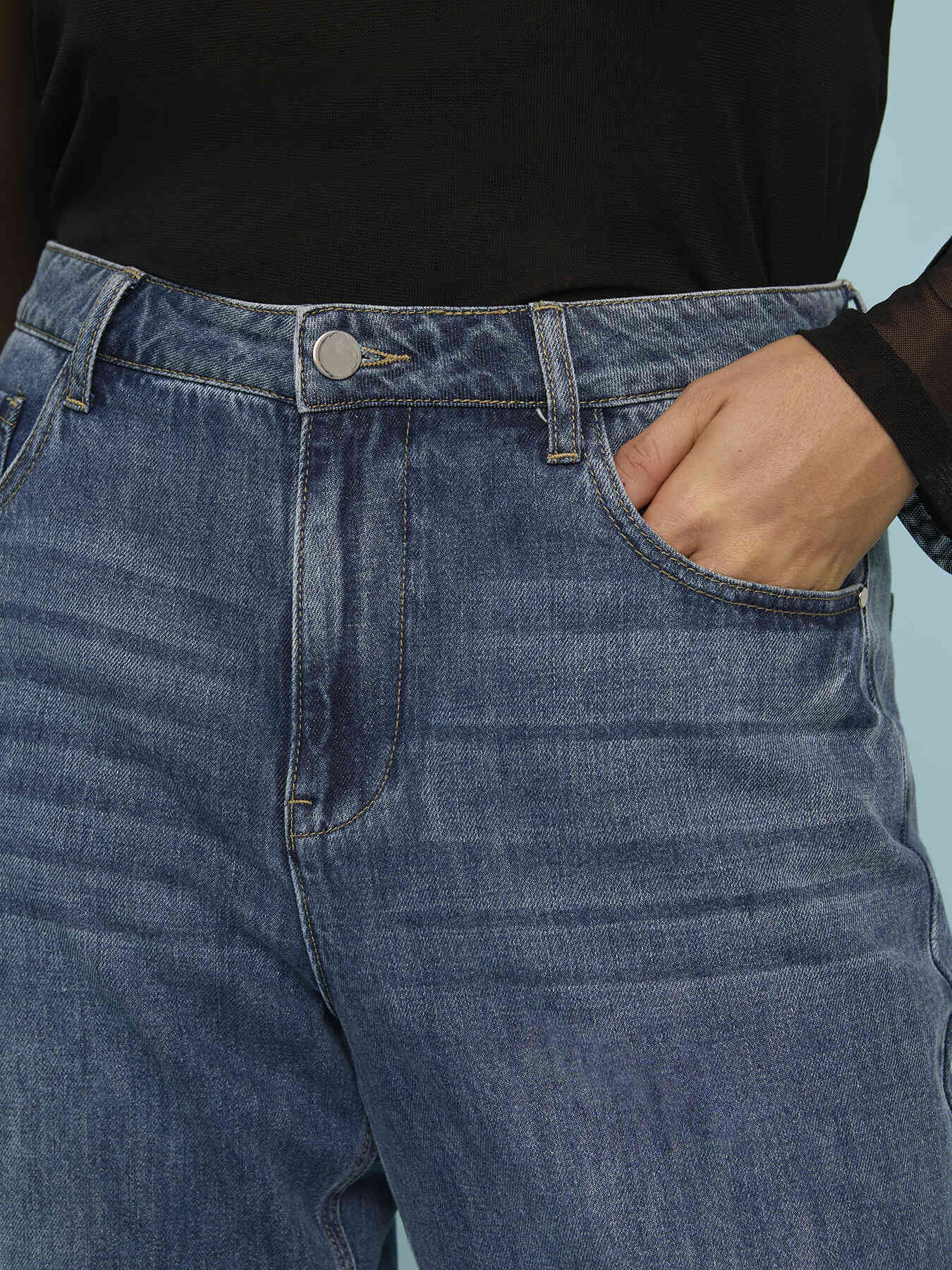 Wide Leg Jeans in Stone-Washed-Optik image number 2