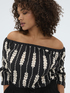 Off-shoulder blouse with embroidery image number 0