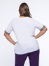 T-shirt con scritta ricamata image number 1