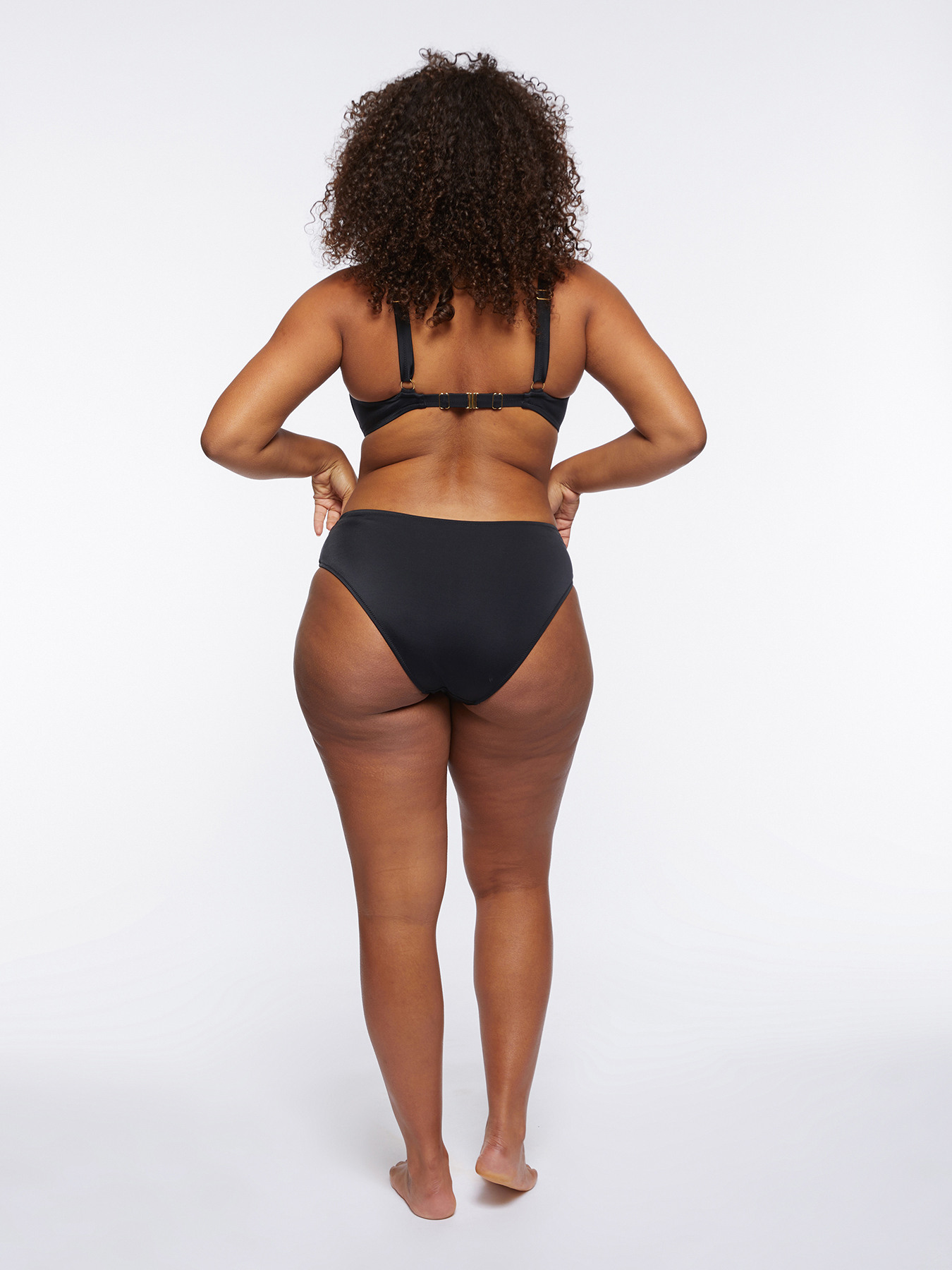 Bikini tinta unita con incrocio davanti image number 1