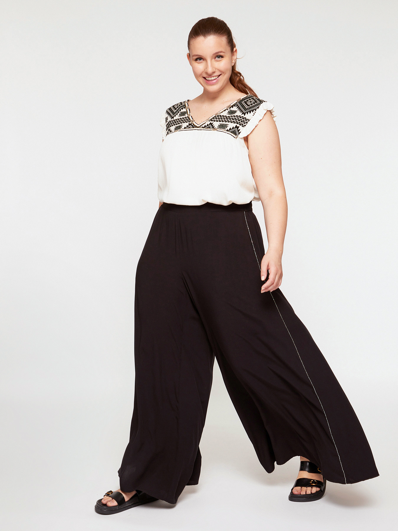 Top avec broderie ethnique image number 4