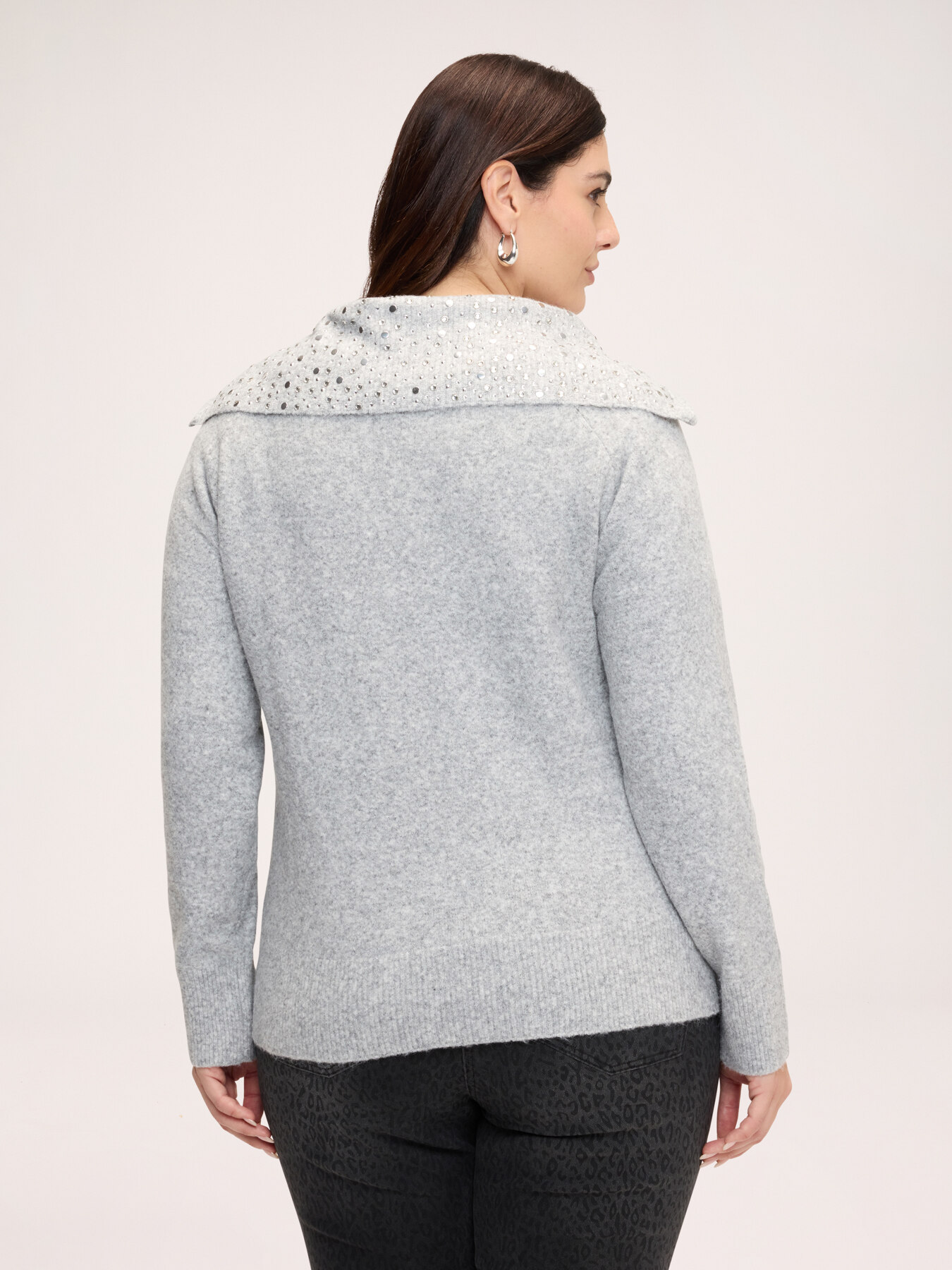 Pull avec col et appliqu&eacute;s brillants image number 1