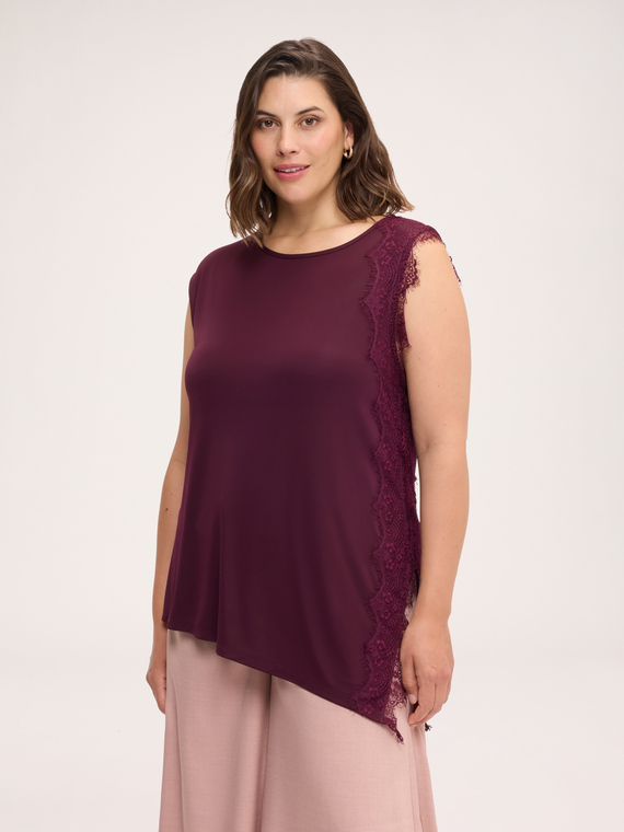 Asymmetrical top with lace trim