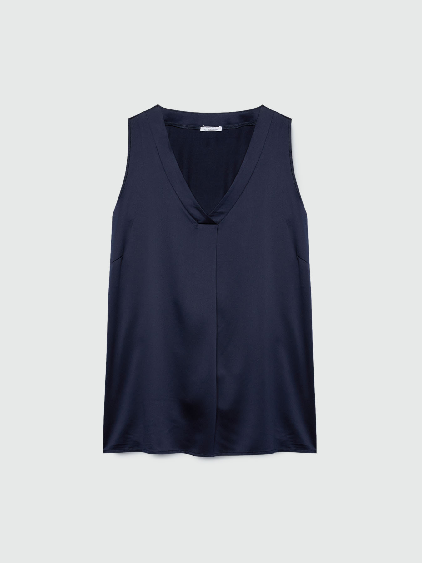 Top with front pleat image number 3