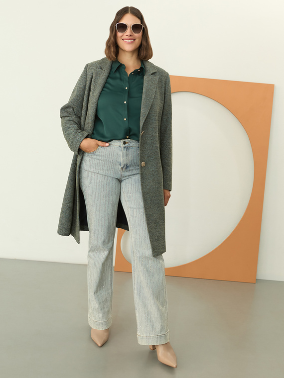 Light wash flared jeans with rhinestones