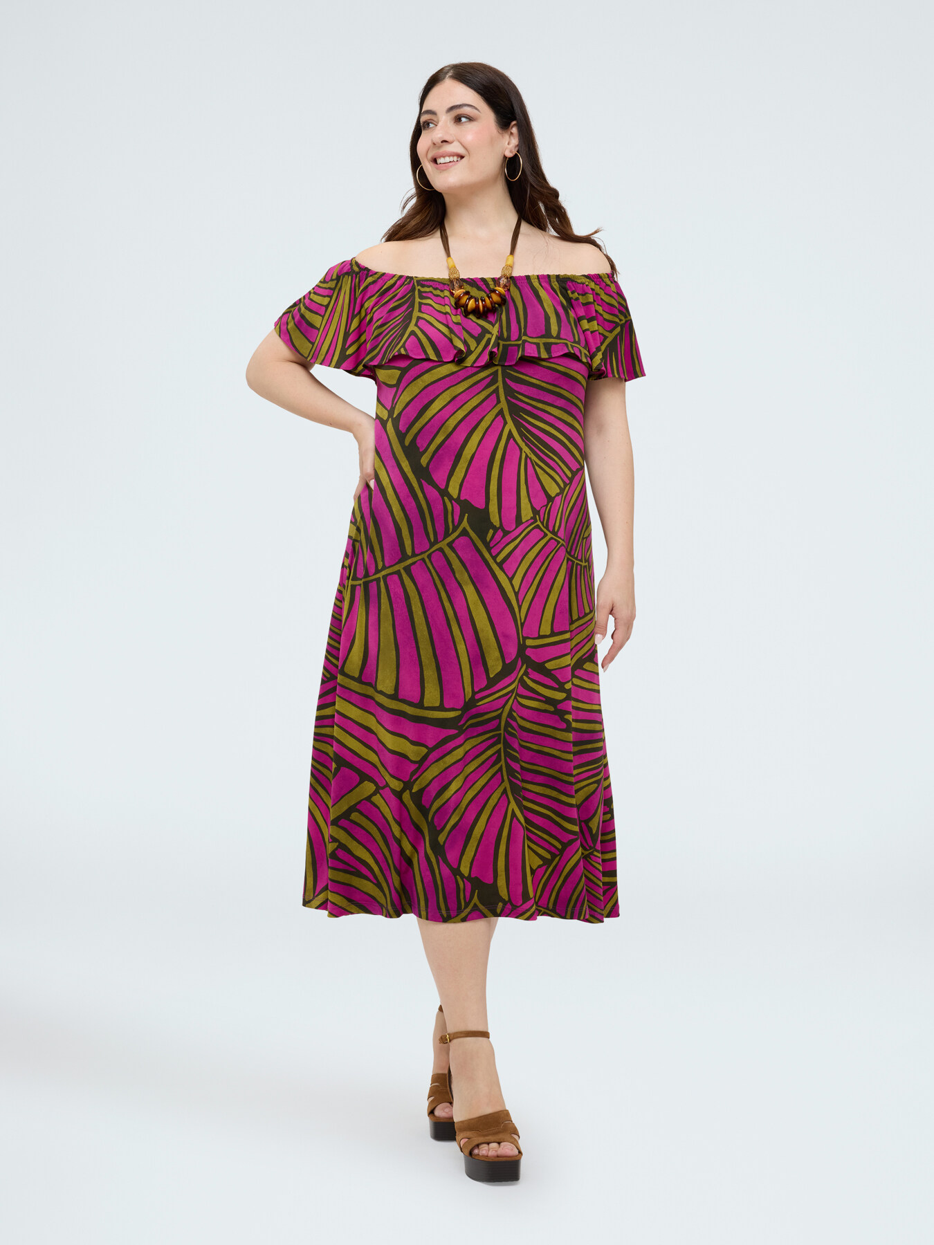 Chill off-shoulder dress with print image number 2