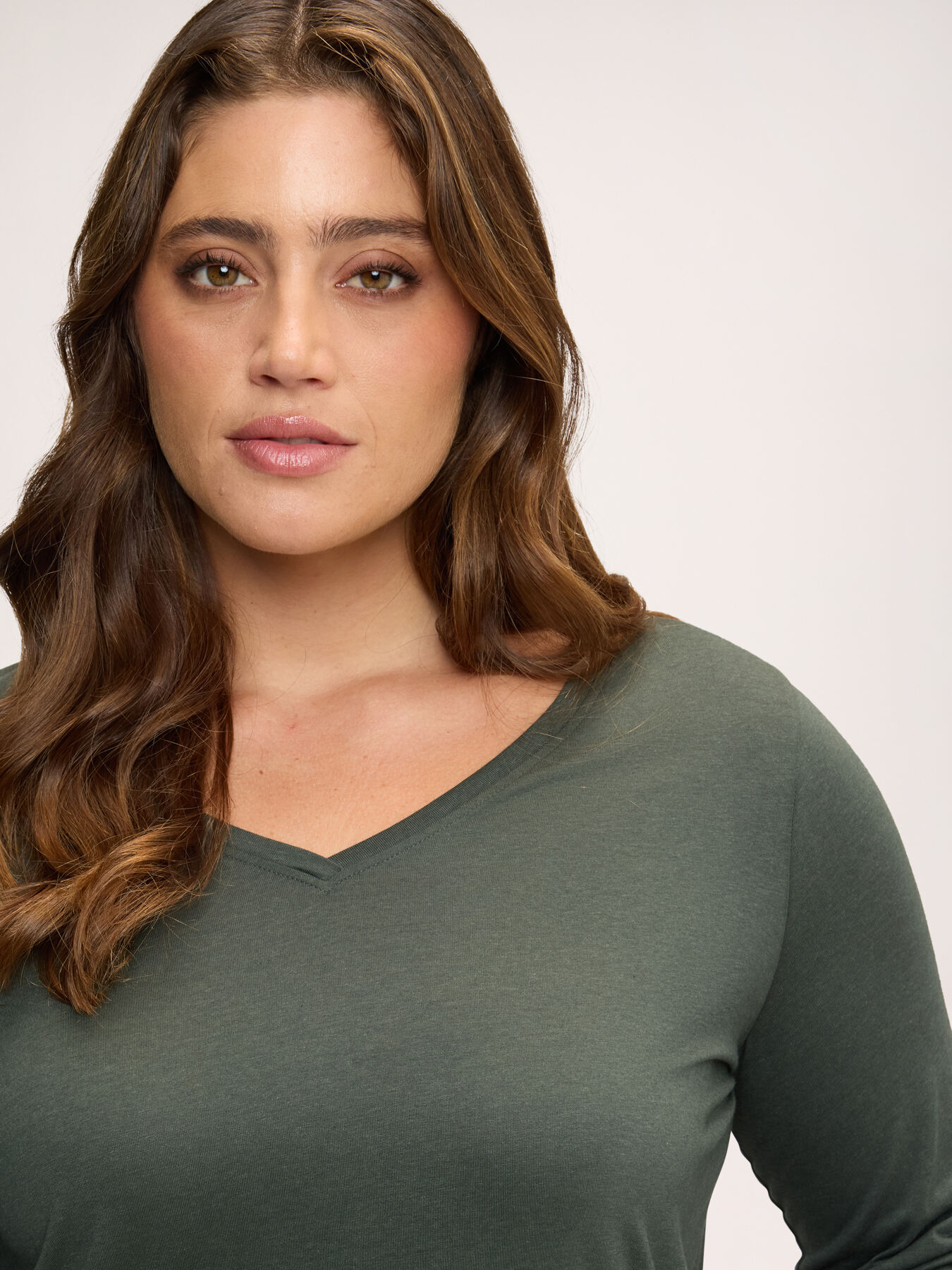 Jersey t-shirt with buttons on the cuffs image number 3