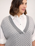 V-neck vest with jacquard pattern image number 2