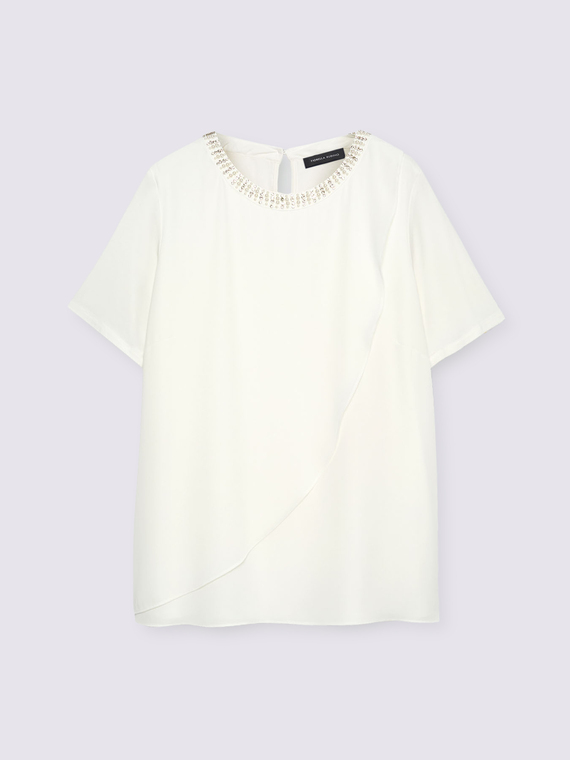 T-shirt bimaterica con applicazioni gioiello