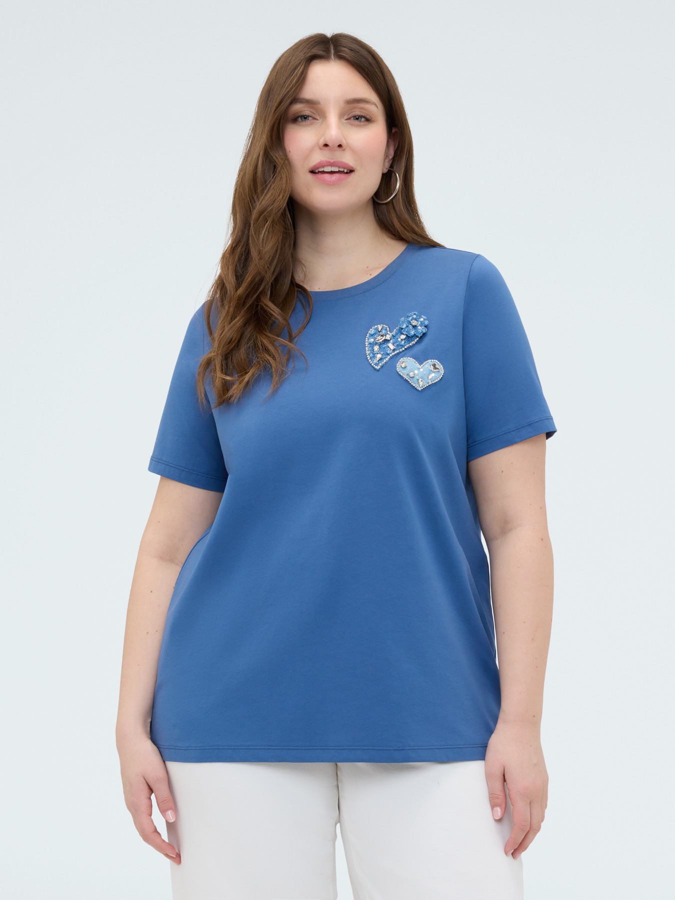 T-shirt in cotone con cuori e strass image number 2