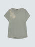 Cotton t-shirt with floral appliqu&eacute; image number 4