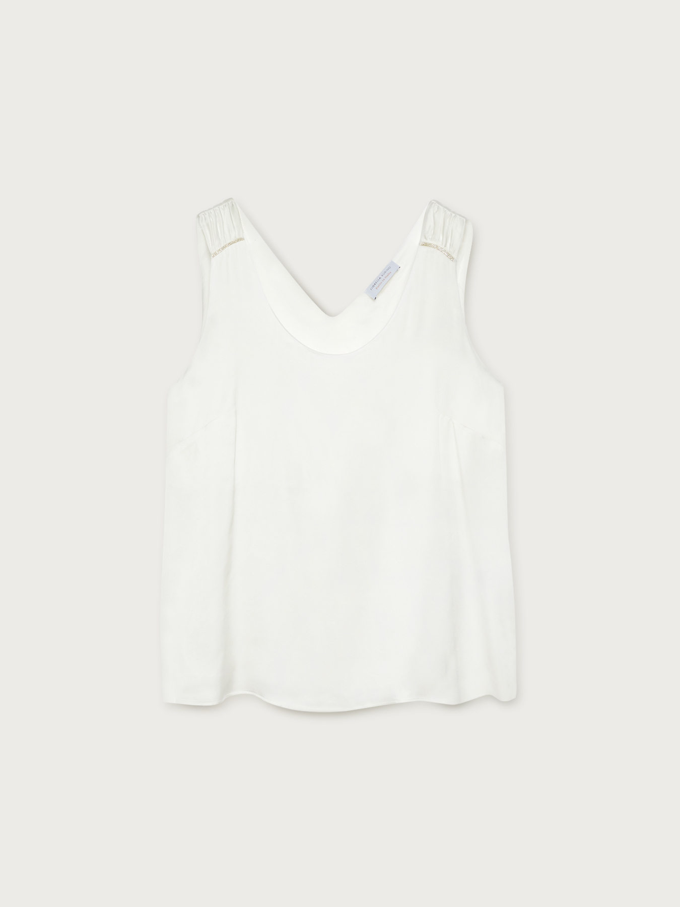 Top de raso con cristales aplicados image number 3