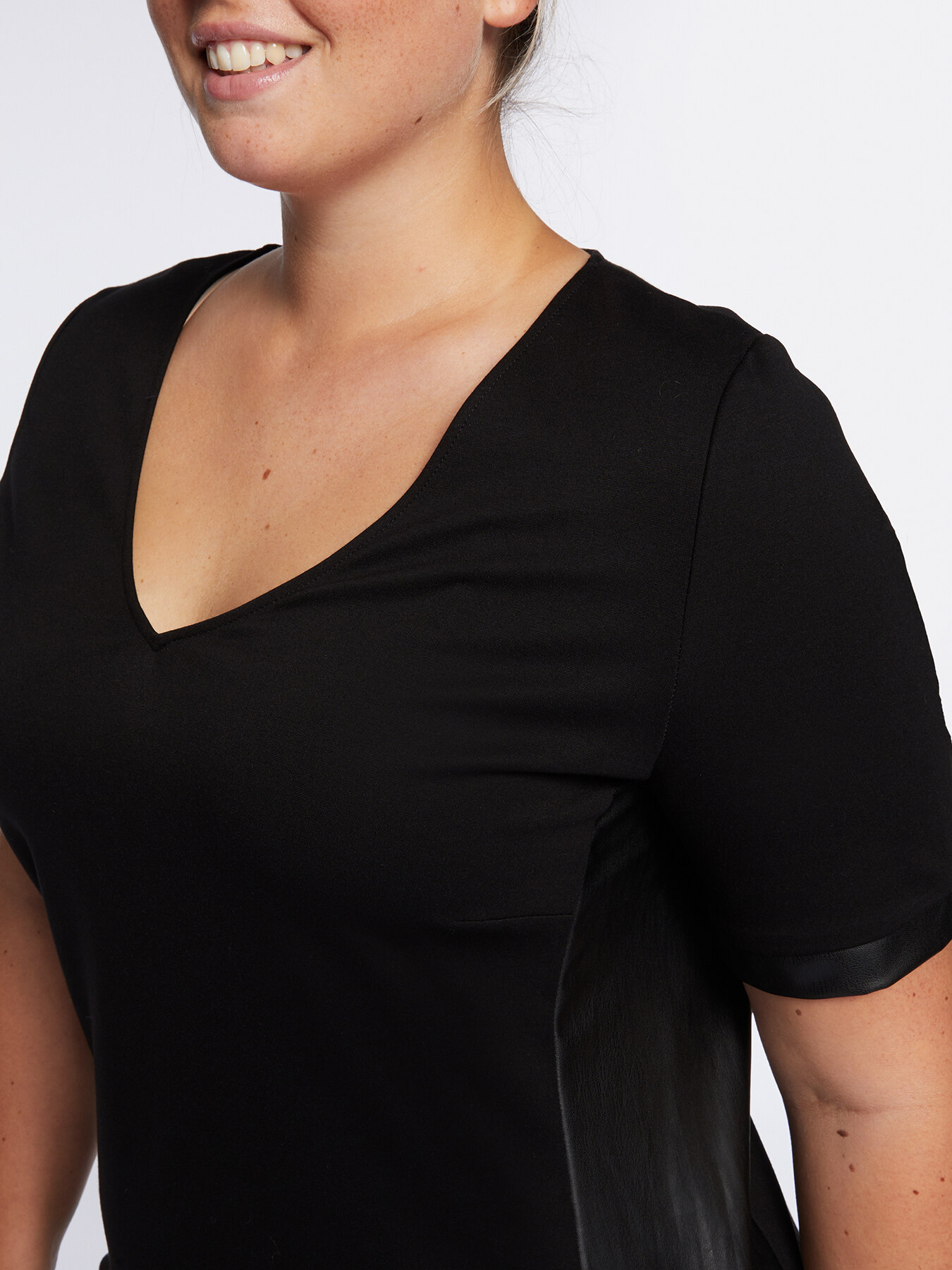 Vestito con inserti image number 2