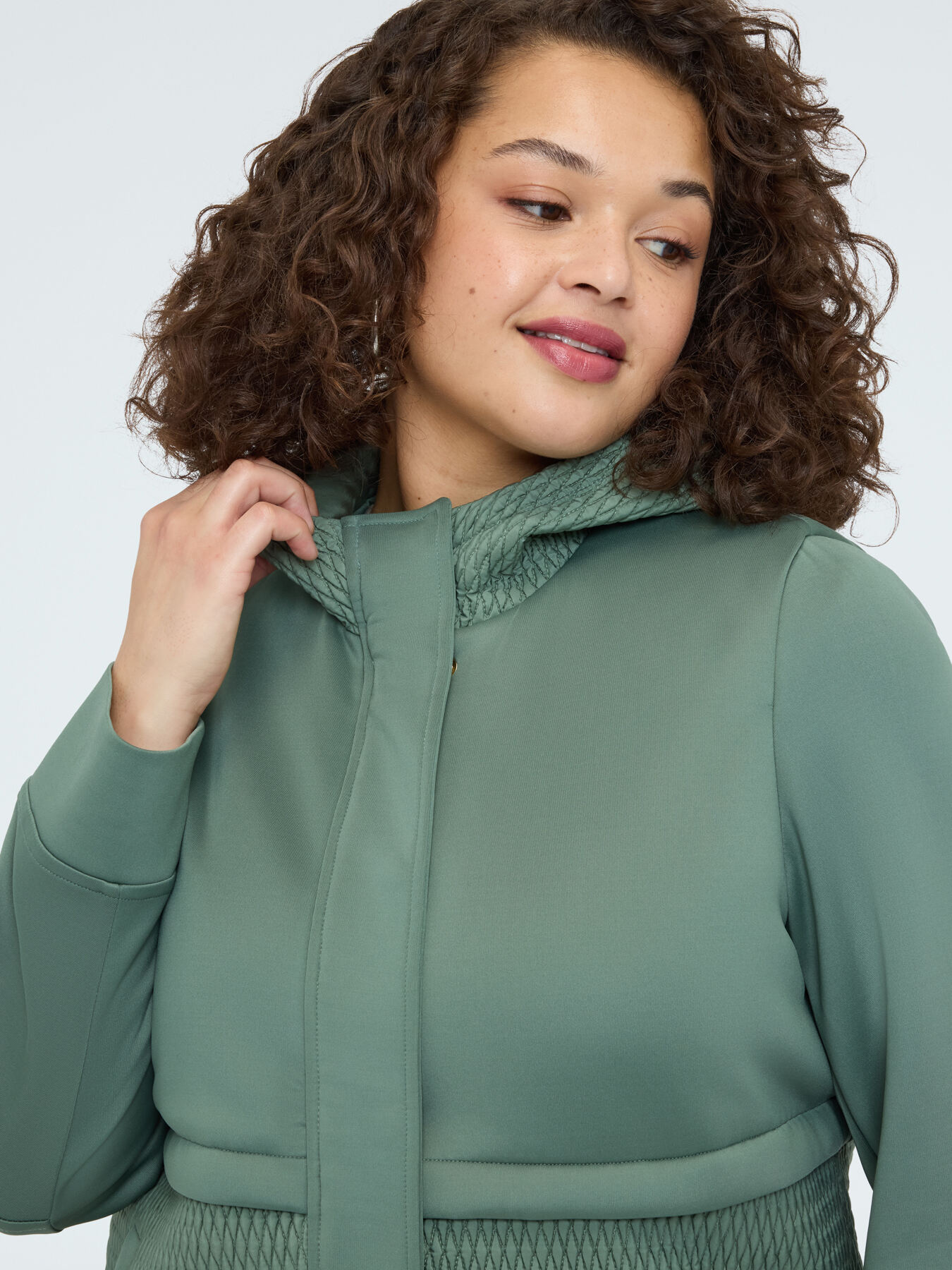 Veste en scuba avec d&eacute;tails matelass&eacute;s image number 3